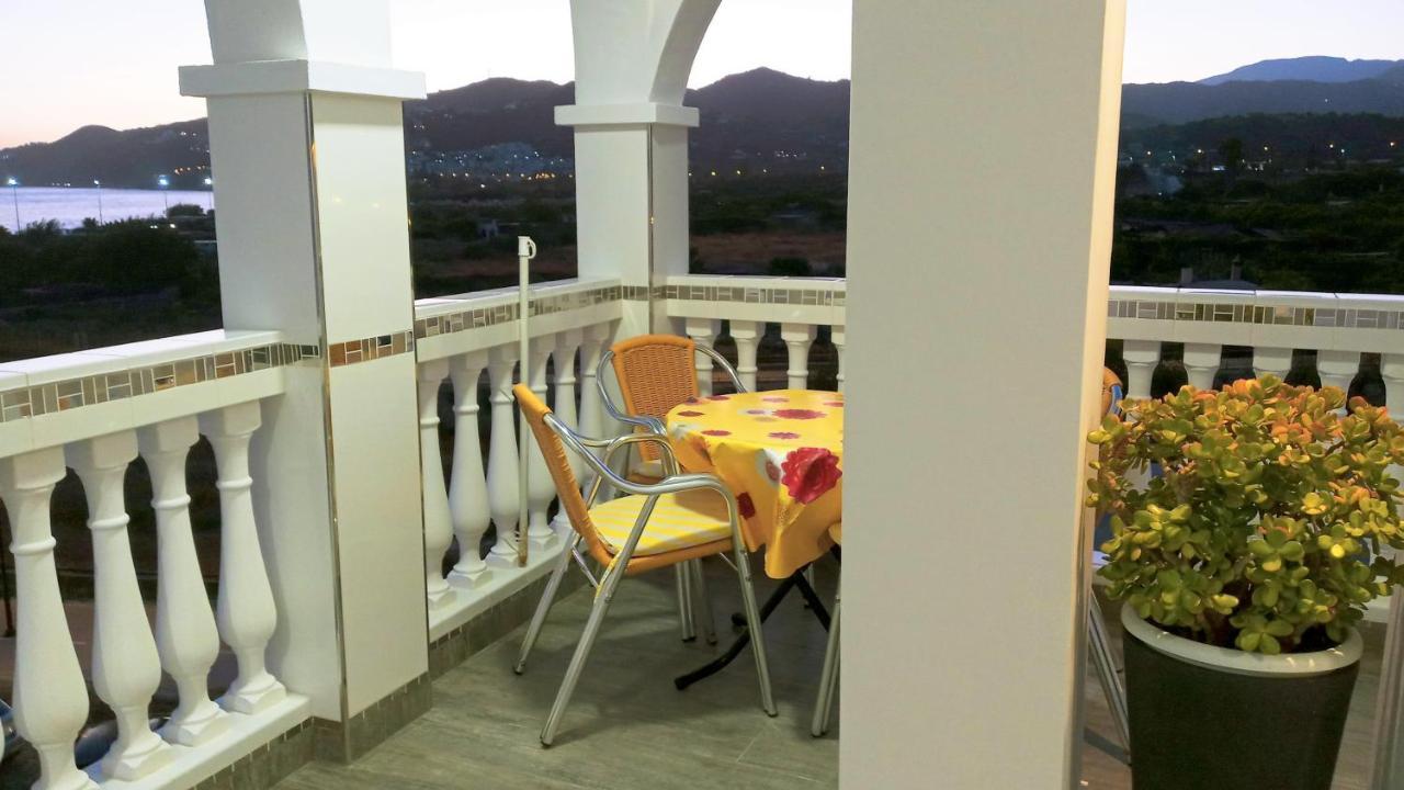 Apartamentos Starnerja En Stella Maris Экстерьер фото